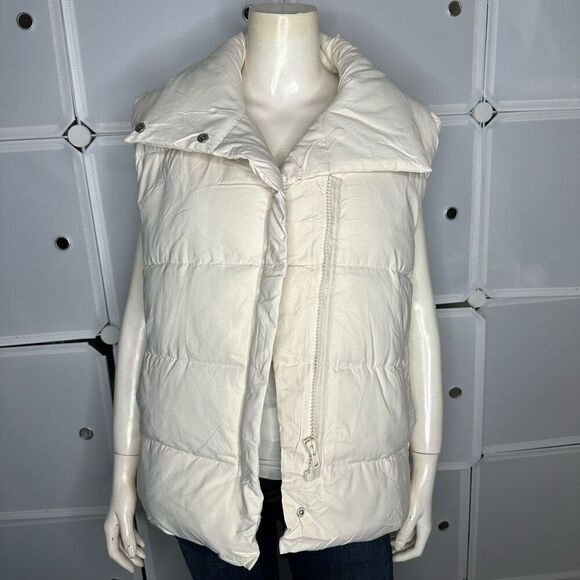 Fashion Cream Puffer Vest Size Large - Picture 7 of 9